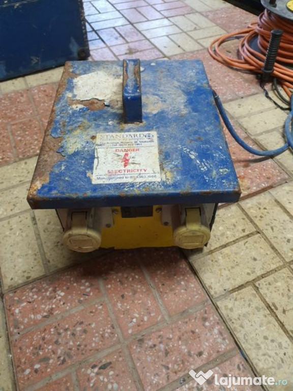Transformator de curent 220v-110v 3kw