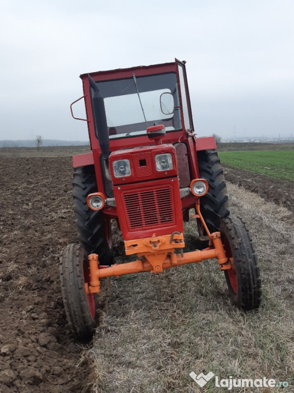 Tractor u650 cu plug reversibil RABE