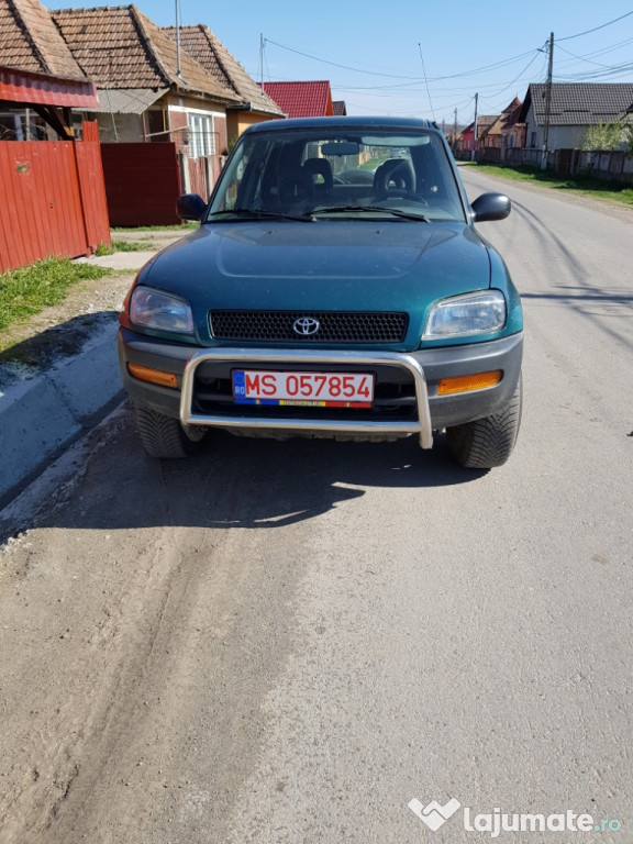 TOYOTA RAV4 4×4