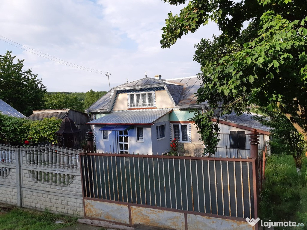 Casa si terenuri in comuna Adancata, Suceava