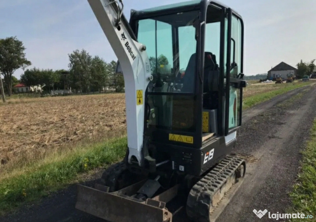 Miniexcavator Bobcat 1900 kg buldo excavator jcb îngrijit