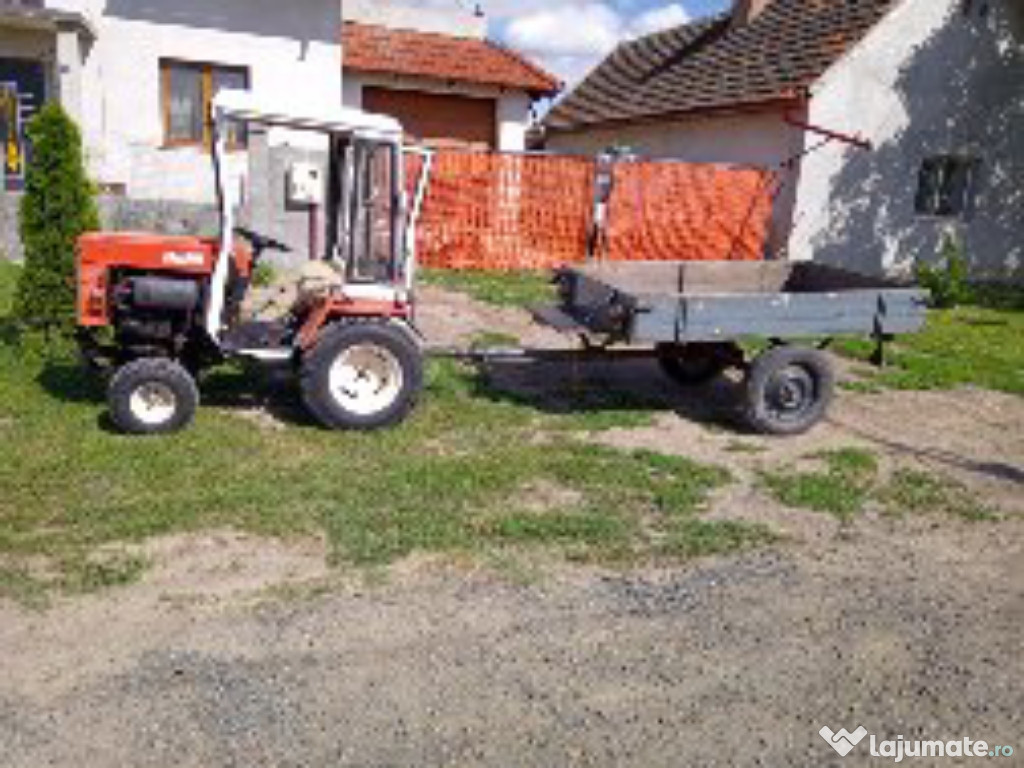 Tractoras hako v2000