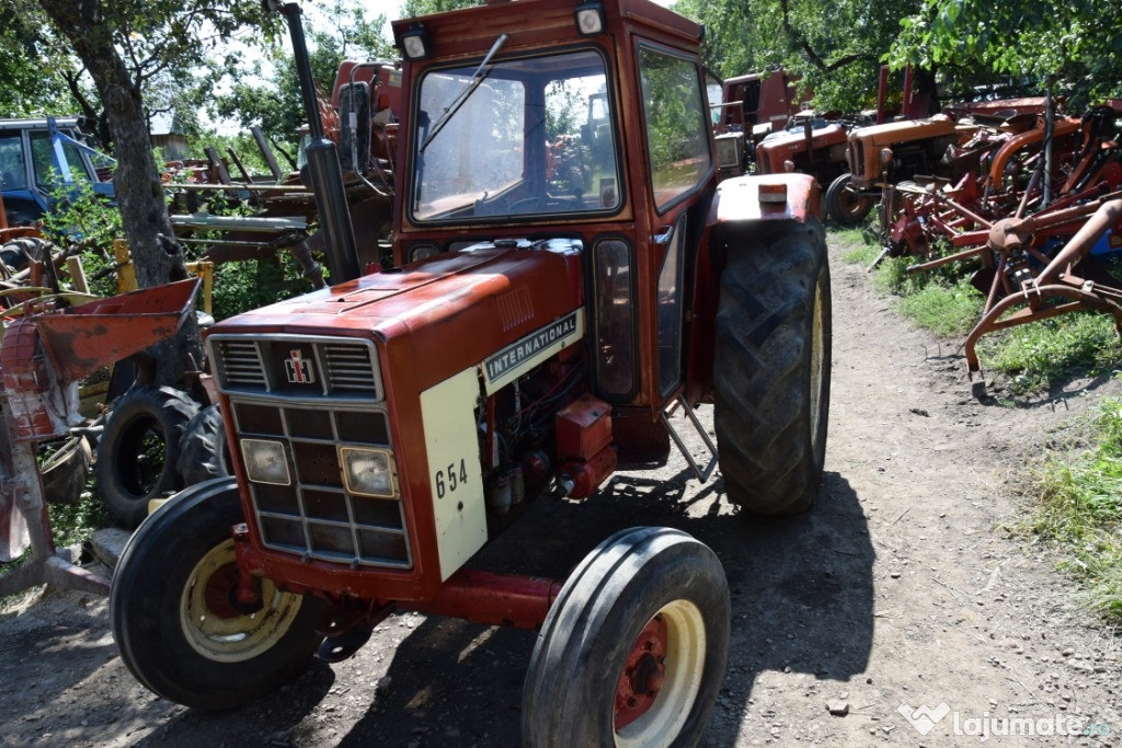 International 654