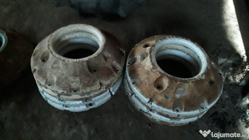 Diverse piese de tractor și bicicleta