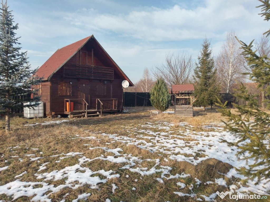 Teren intravilan cu cabana 3000 mp