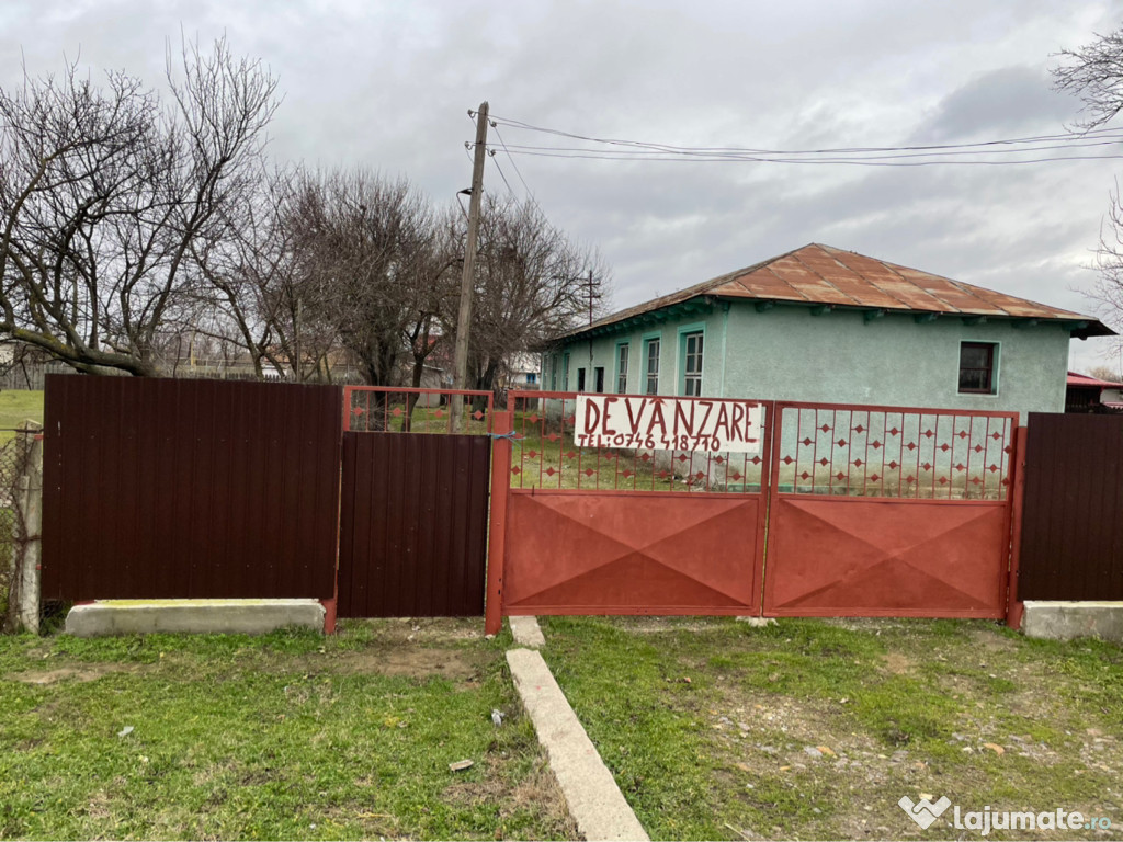 Clădire din caramida.