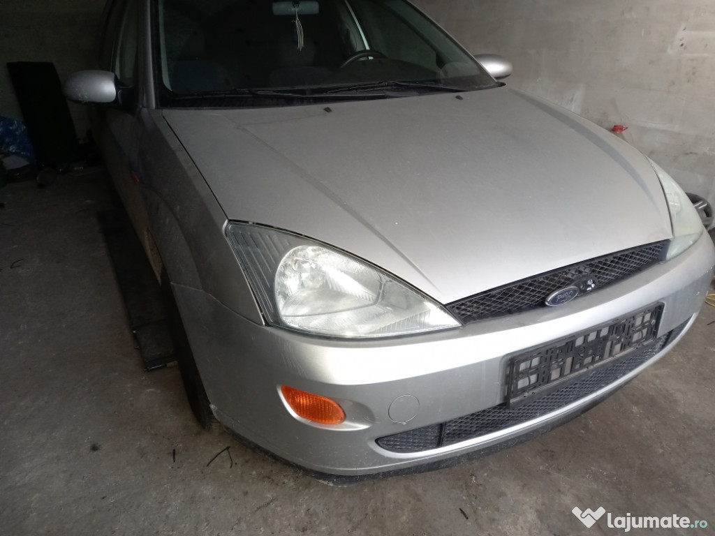 Dezmembrez Ford Focus 1.6 16 v 2001