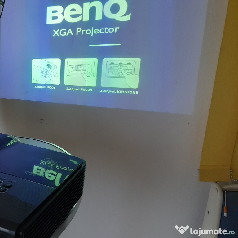 Videoproiector DLP. BENQ ecran panoramic