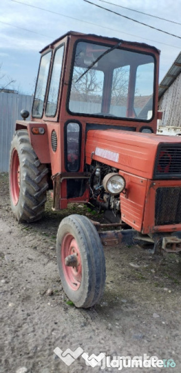 Tractor utb 445