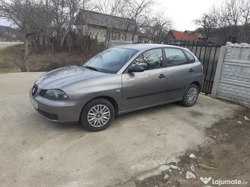 Seat ibiza 2003 ,motor 1,2 , ofer fiscal pe loc