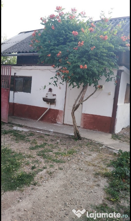 Casă la țară cu etaj