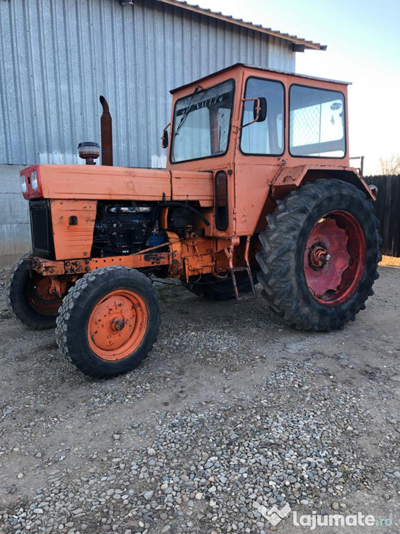Tractor u650 cu plug