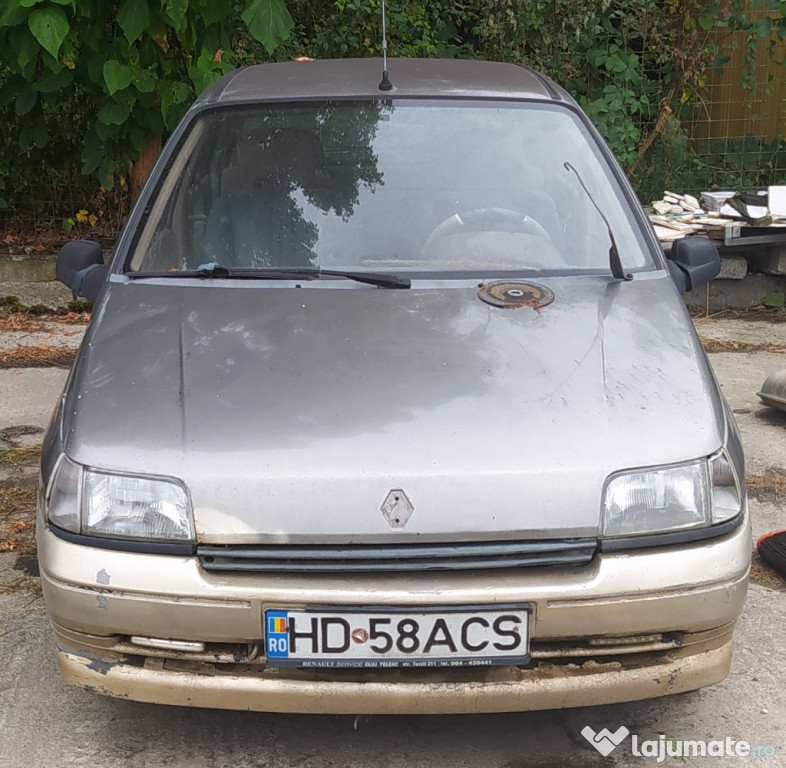 Dezmembrez Renault Clio 1.2 1994