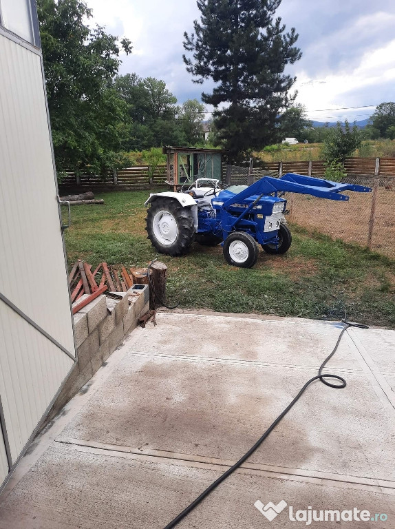 Tractor ford 2000 preț negociabil