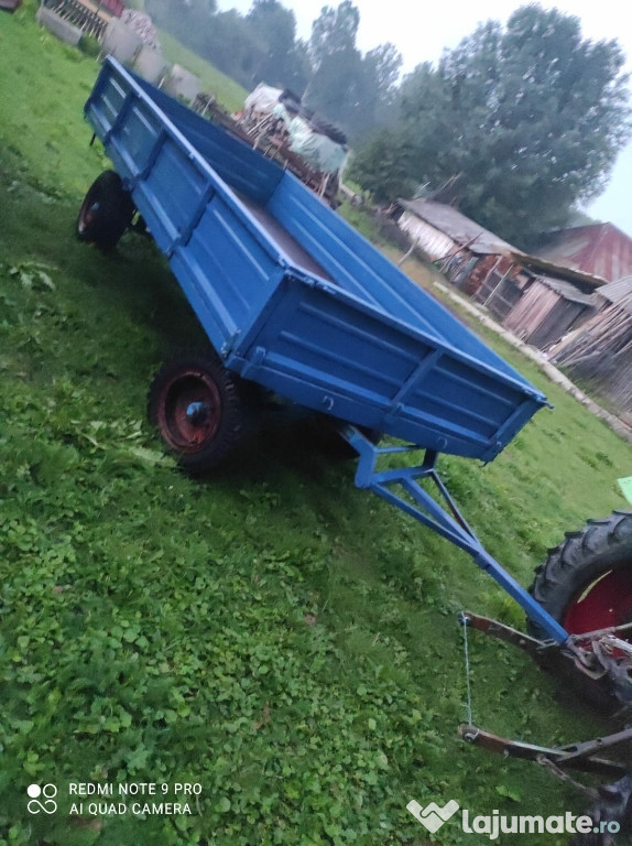 Remorcă tractor