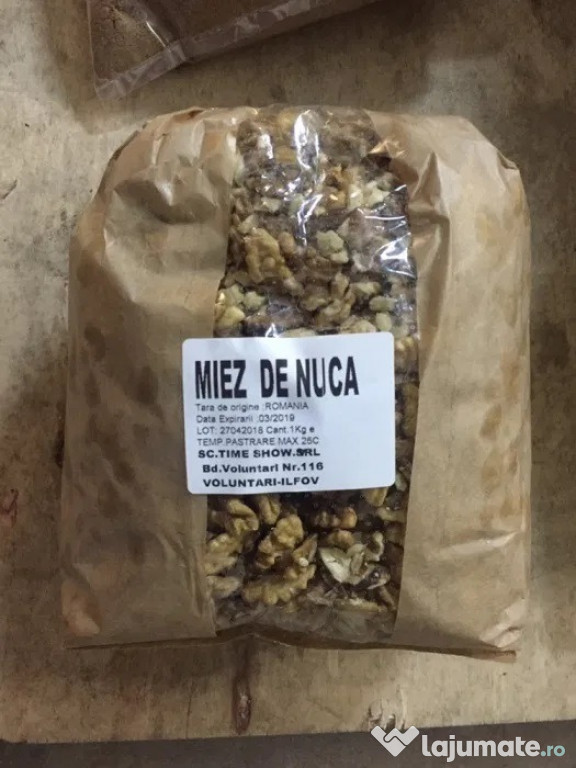 Miez de nuca ambalat la 1KG