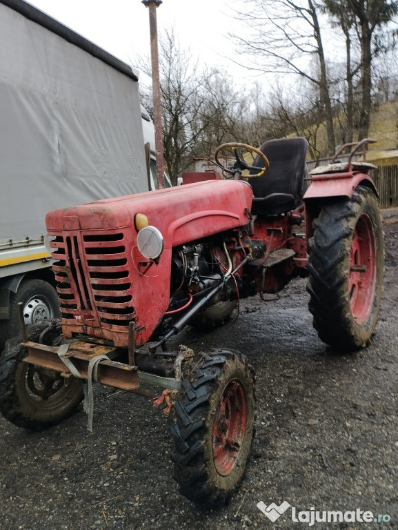 Tractor 445