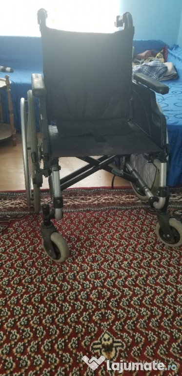 Vanzare scaun cu rotile ptr persoane cu dizabilitati sau greu deplasabile In stare f bună de functionare.