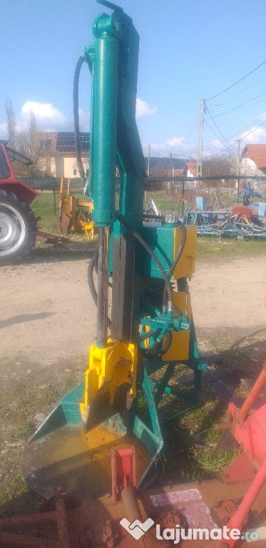 Utilaj de crăpat lemne