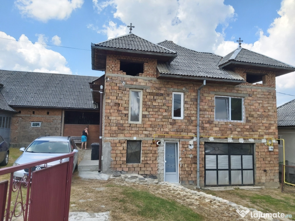 Casa teren garaj Targu Lapus, Maramures