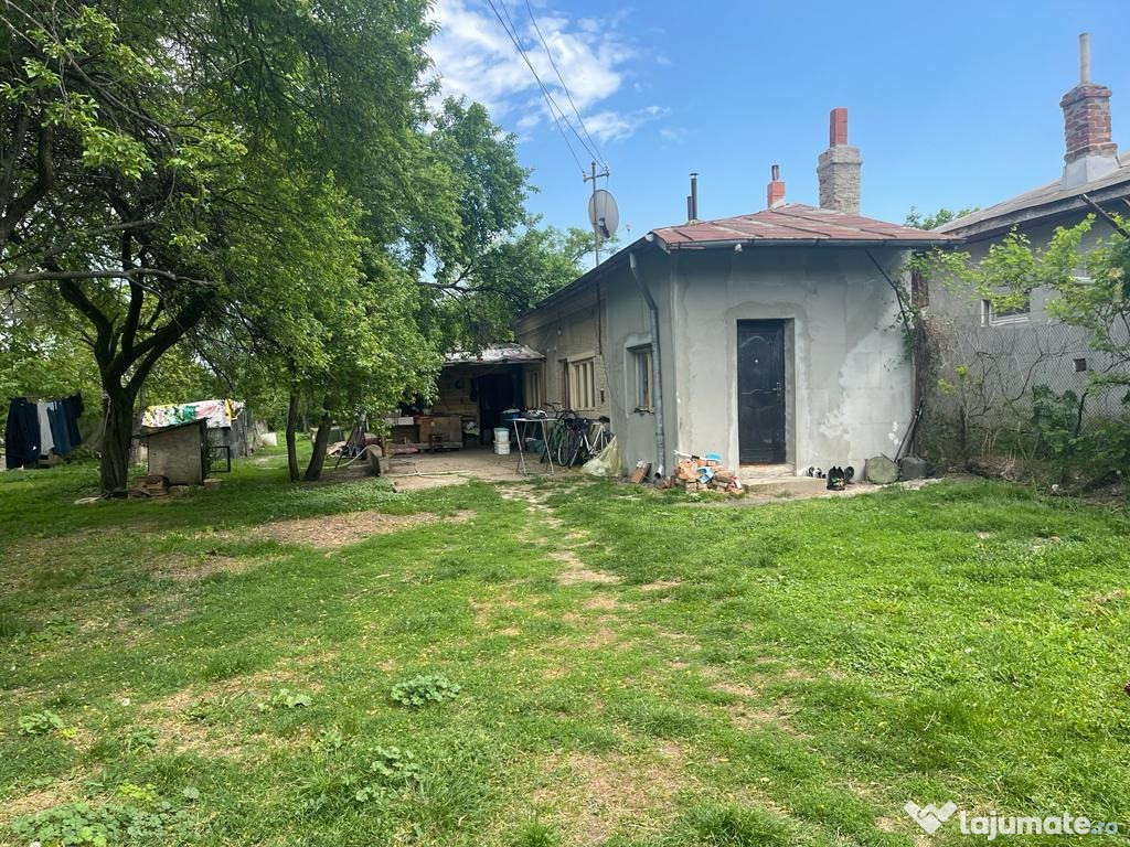 Casa renovabila cu livada intravilan Tariceni/Sirna