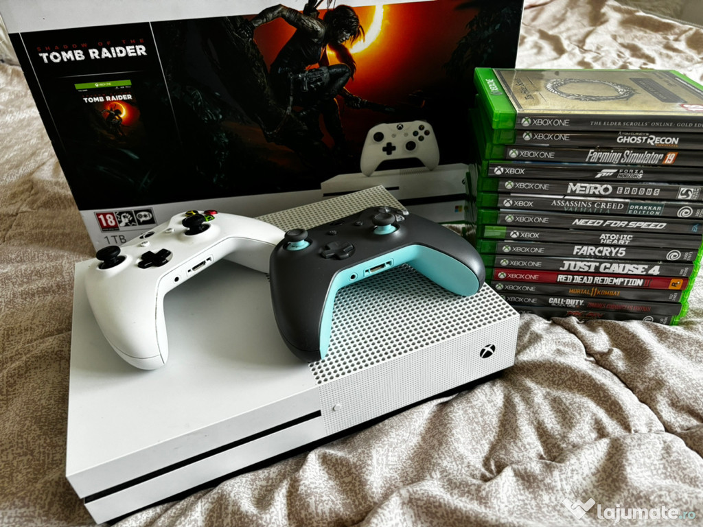 Xbox one împreună cu jocuri și console