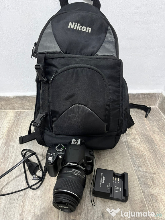 Nikon D3000 + Obiectiv 15-55 mm