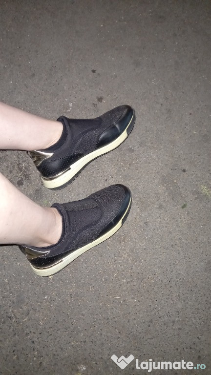 Pantofi dama sport/Adidasi LCWaikiki negrii cu auriu, piele+textil, 40