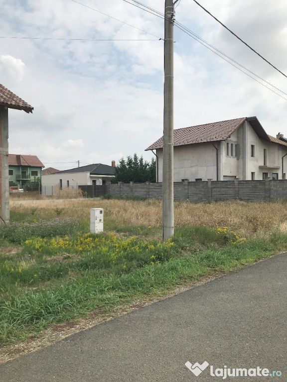 Teren/loc de casă 500mp cu stradă asfaltată Livada, Arad