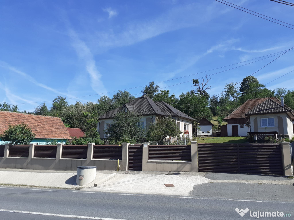 Vând casă în localitatea Săbisa