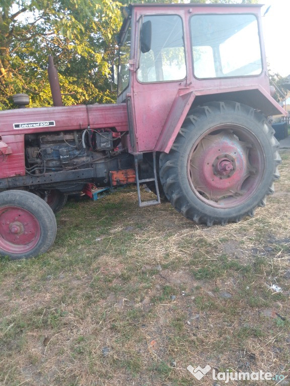 Vând tractor și disc