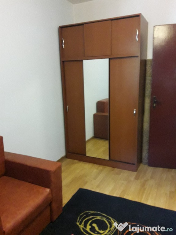 Închiriez apartament cu 3 camere în Crângași