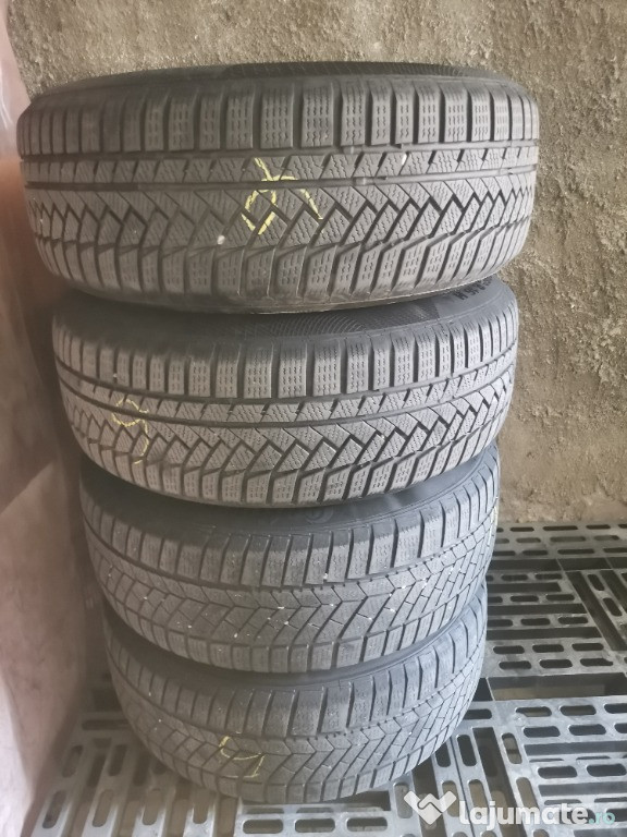 Vând anvelope continental de iarna 205/60R16