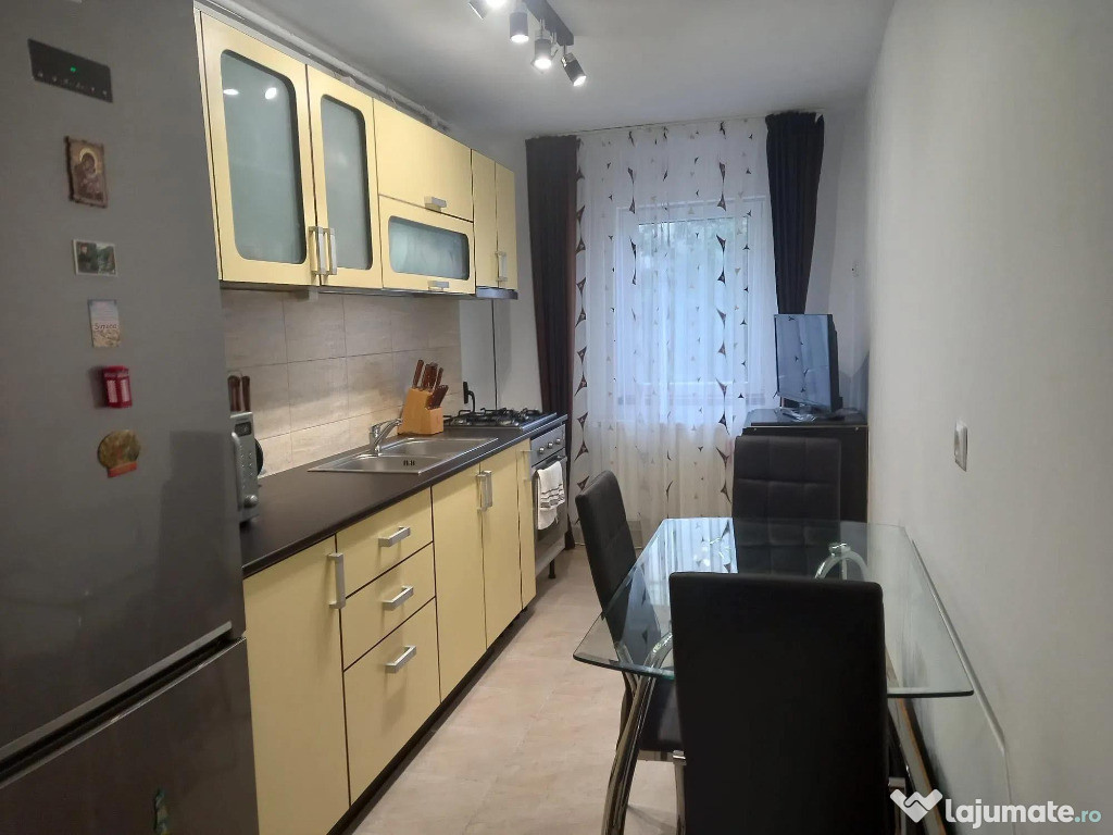 Apartament cu 2 camere, decomandat - zona Astra