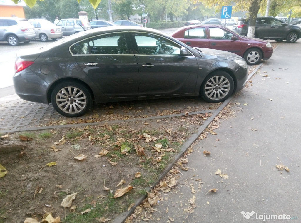 Vând Opel Insignia