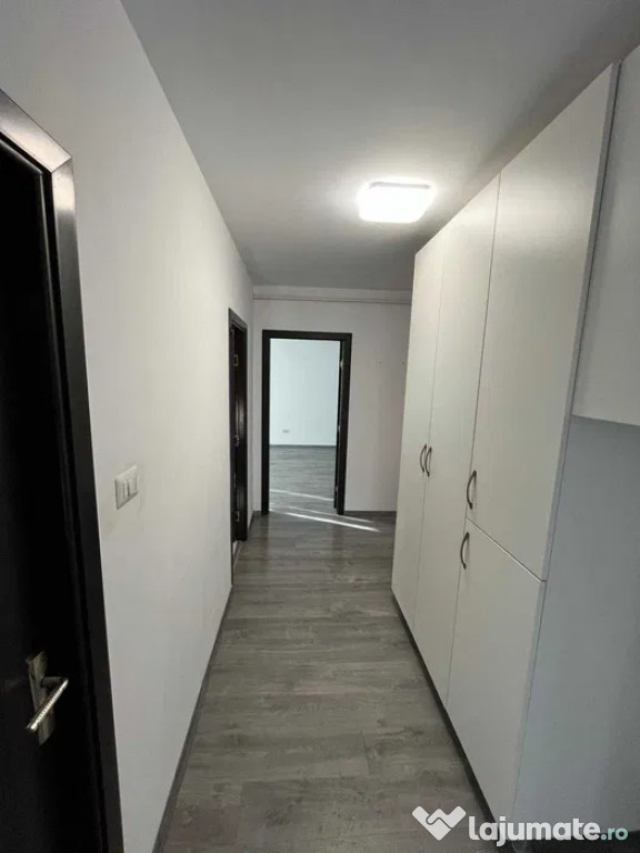 Apartament cu 2 camere decomandate -etaj 3 - Zona Ultracentrala