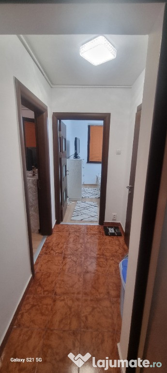 Apartament 3 camere la 5 minute metrou 1 Decembrie