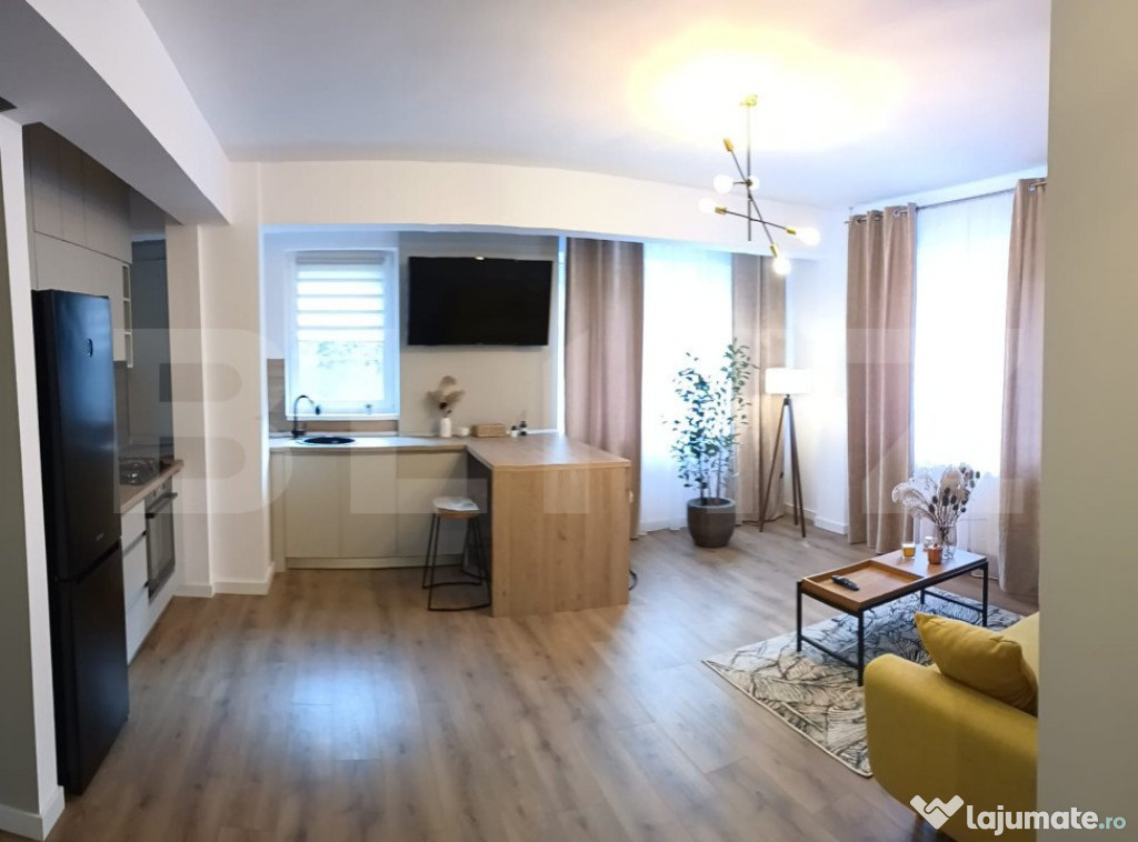 Apartament 3 camere, etaj intermediar, zona Teilor