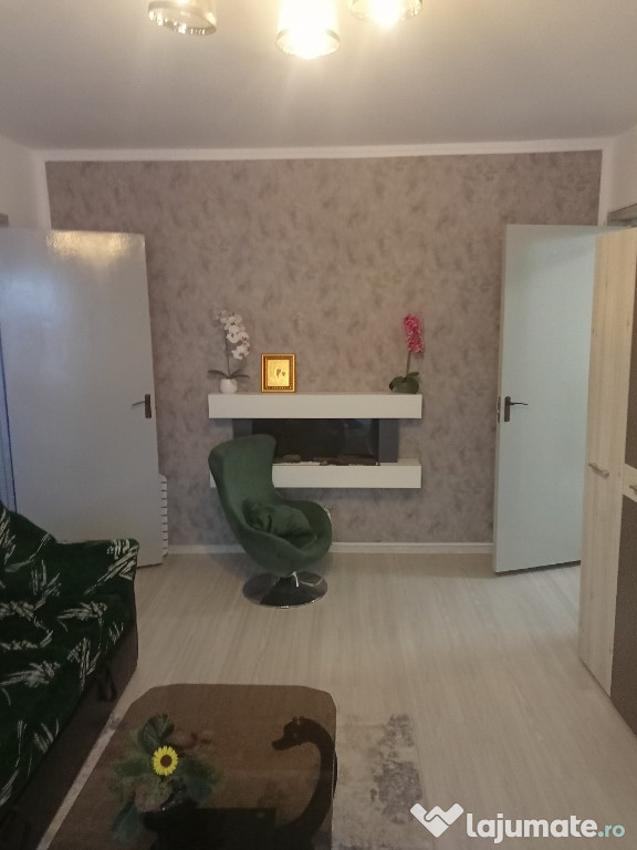 Ofer spre închiriere apartament cu doua camere. Zona Noua