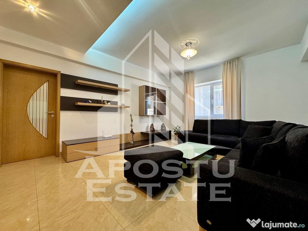 Apartament cu 3 camere semicentral cu o suprafata de 90 mp