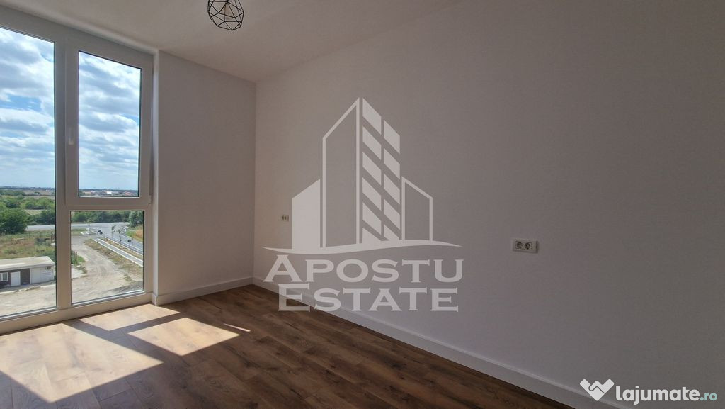 Apartament cu o camera si balcon, parcare inclusa, Toront...