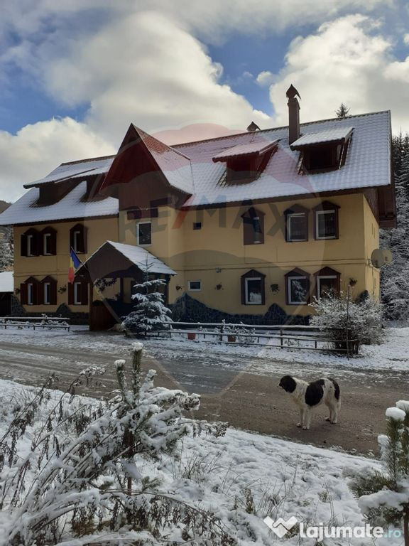 Hotel 20 camere de vânzare în stațiunea Izvoare Maramu...