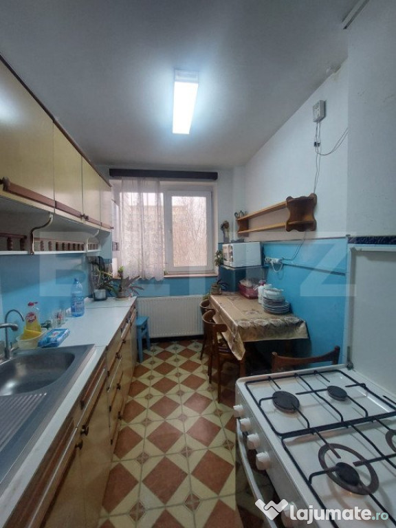 Apartament 3 camere, 56 mp, Republicii