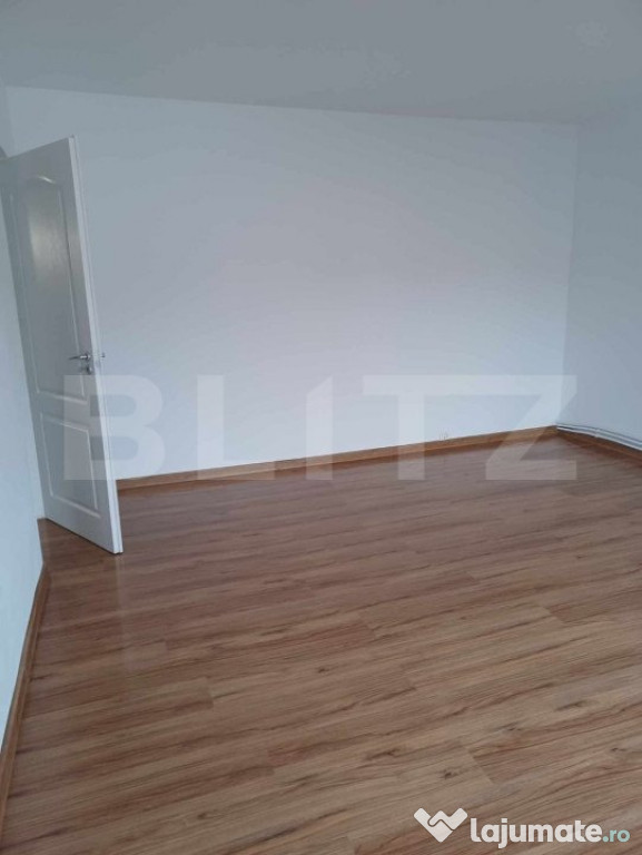 Apartament 3 camere, 70 mp, etaj 3, zona centrala