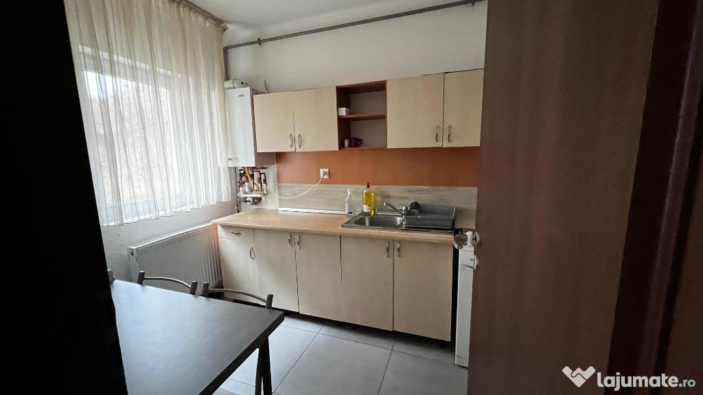 Apartament 1 camera mobilat, utilat, etaj 1/4, Floresti