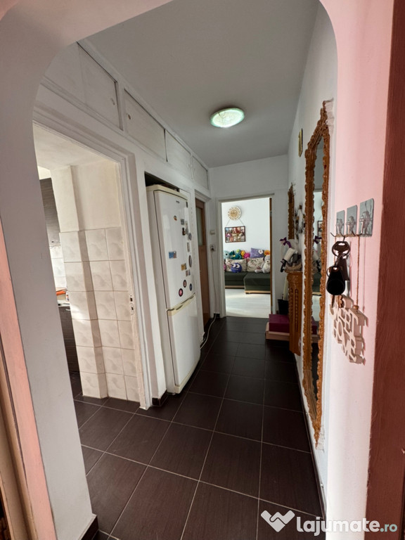 Apartament 3 camere Km 4-5