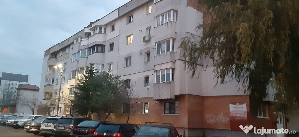 Apartament doua camere deco Stefan cel Mare parter bucatarie mare, gol