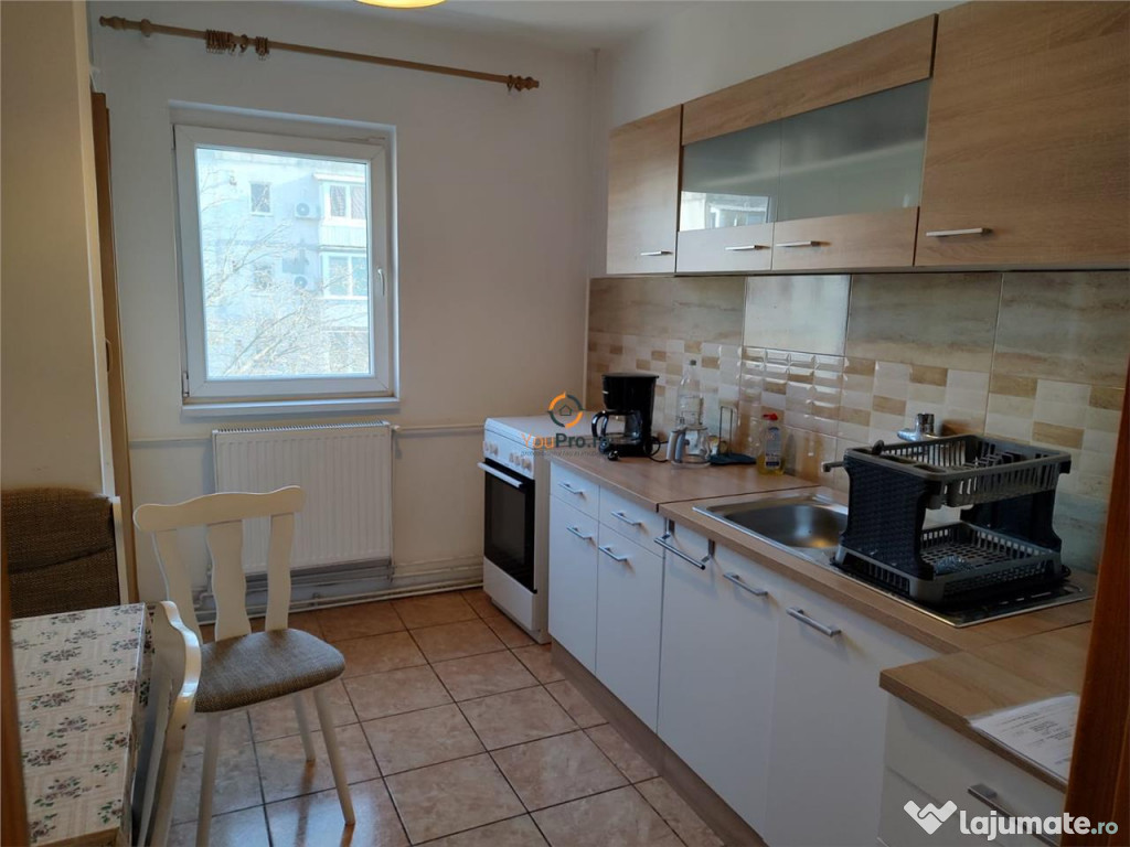 Apartament cu 4 camere decomandat etaj 3 zona Girocului