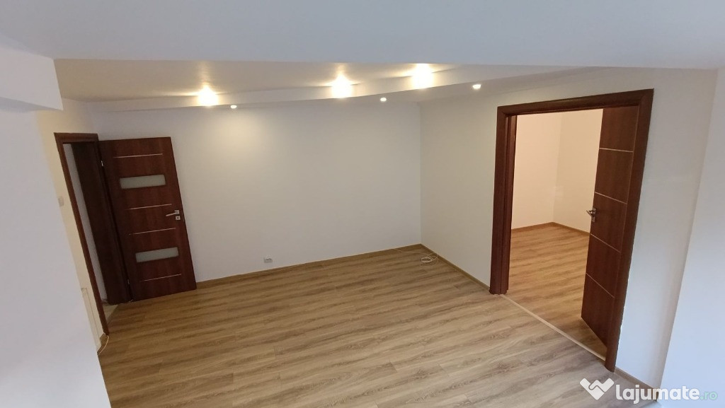 Închiriez apartament pentru firme