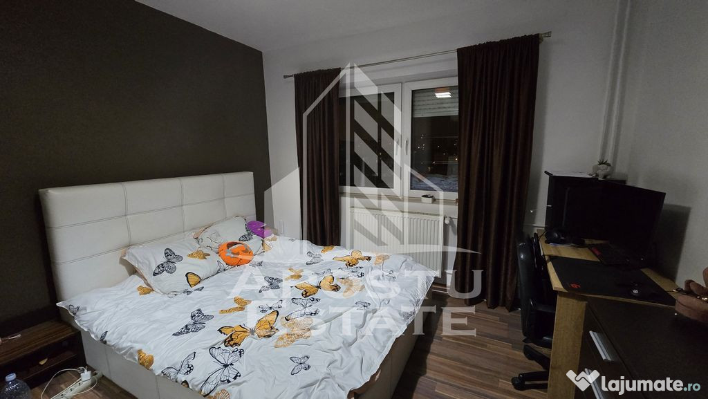 Apartament 3 camere, etaj intermediar, bloc cu lift, zona...